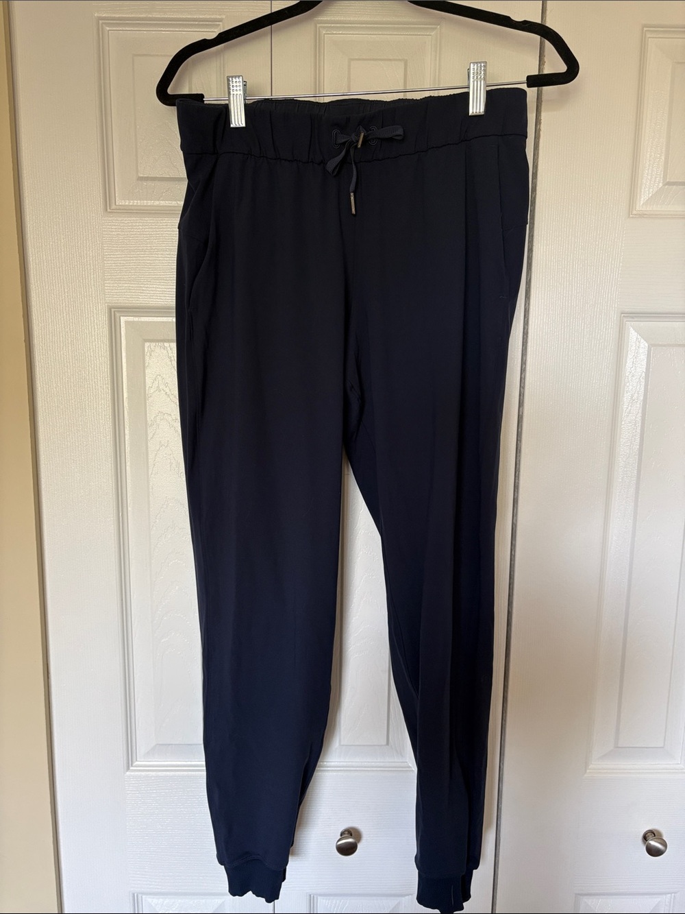 lululemon True Navy On the Fly Woven Jogger Pants Size 6